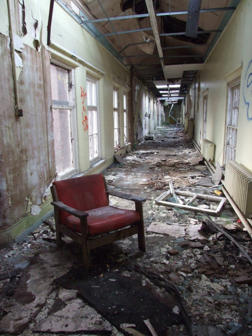 abandoned-playgrounds: The halls of the Whittingham Asylum, established in 1873 abandoned in 1995.&n