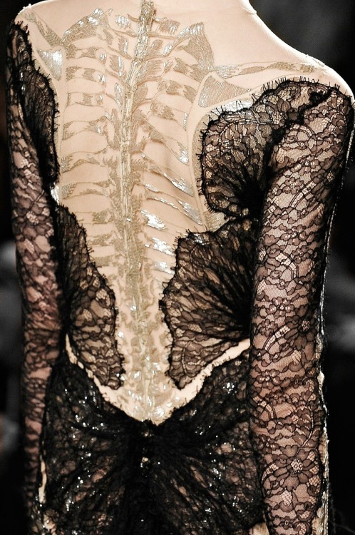 130186: Marchesa Fall 2012