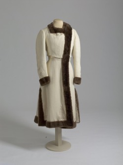 thelastromanovsofrussia: Photo of a winter coat that belonged to one of the girls (possibly Maria?) and a photo of Olga and Tatiana wearing the same coat.  Source for photos in captions! 