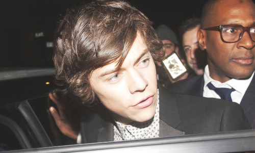 nananarry:  leaving Sony Aftershow Sighting In London | 20/02 