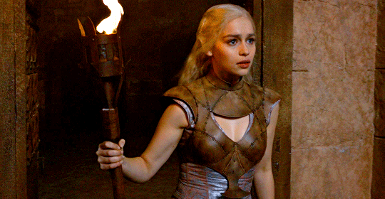 aryaestarks:  Daenerys Targaryen in 2.10 “  Valar Morghulis”