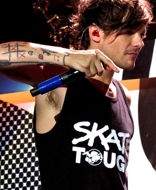 tripleaaze:  Louis Tomlinson