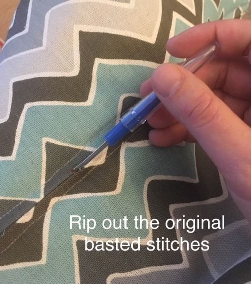 jancola: I’ve discovered some people are intimidated by zippers, so here’s a really basic tutorial f