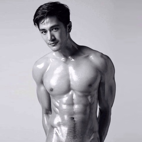 siamcuteboy:  Thai Boy.  Very handsome. 