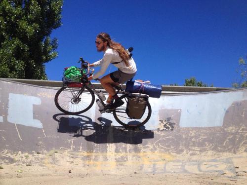 dfitzger:  by @knog: Hitting the quarter pipe outside of Jindabyne as we head for Canberra @cyclefor