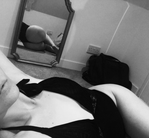 https://sexyteencouple.tumblr.com/post/167372305917