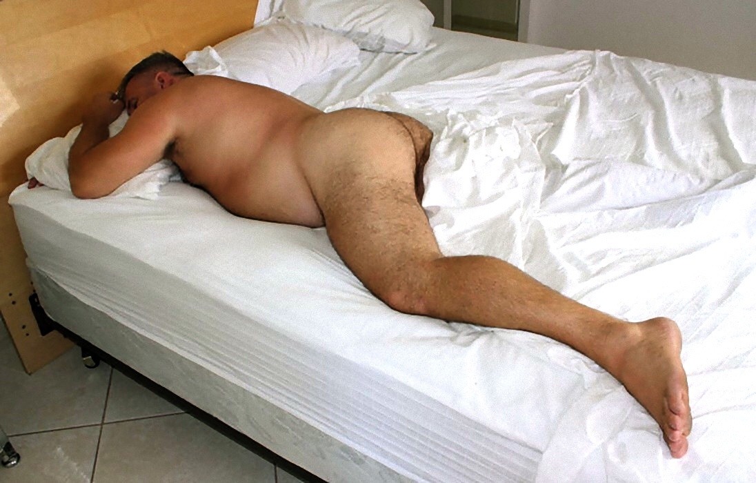 huskyolderhunks:  yessirbigdaddy:  Yes, sir!  👍