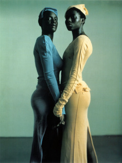 ohthentic:  sendommager:  Issey Miyake fall/winter 2001 campaign photographed by Friedemann Hauss  Oh 