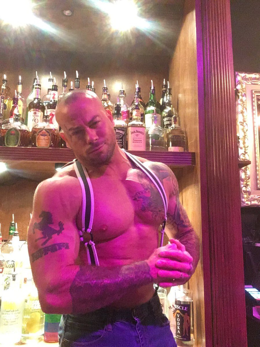 muscular guys, bodybuilders and my states of soul.