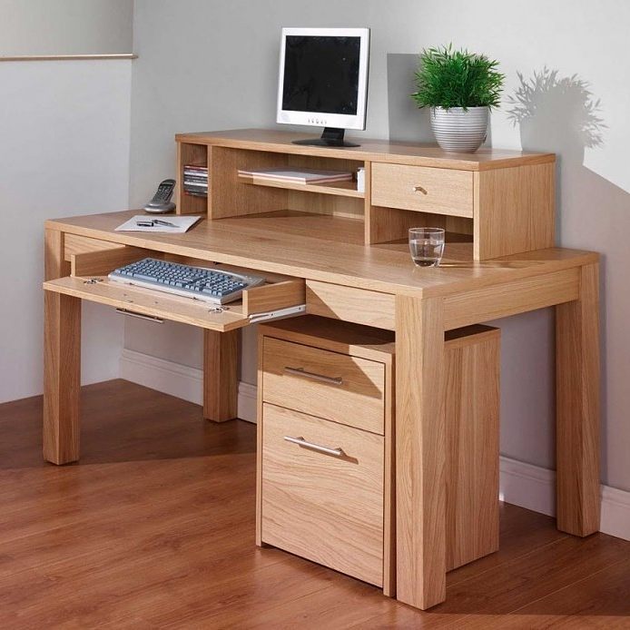 Corner desk for home office space