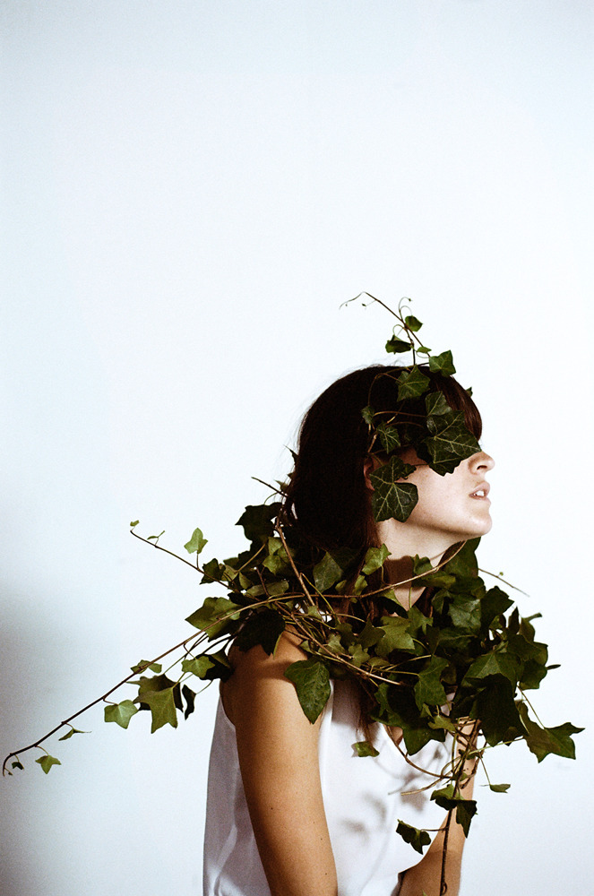 mallowtree:  digbicks:  Photographer Parker Fitzgerald (on Tumblr) and floral designer Riley