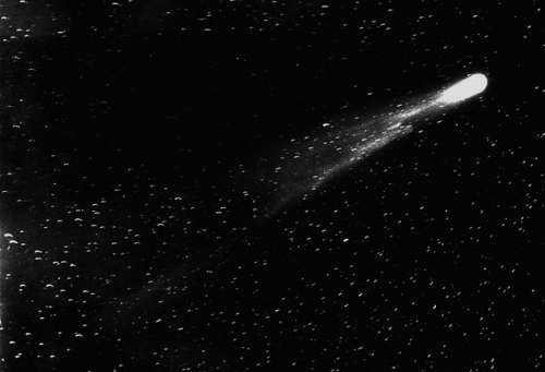 herowyn:Halley’s comet through the years↳ 1066 | 1682 [ 1759 | 1835 | 1911 | 1986