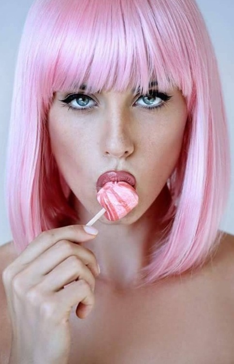 theegentlemansdesire: Lick me like a lollipop.