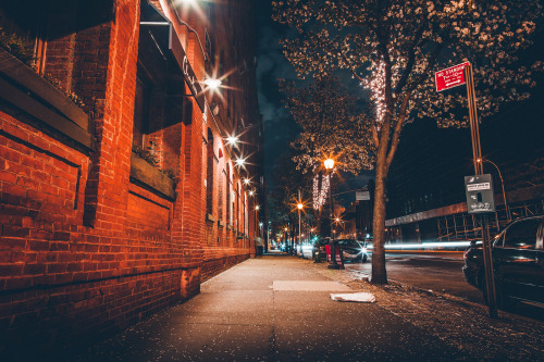 sitoutside: by Denn Ice