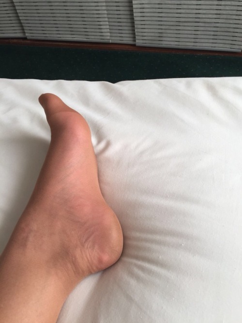 kinkus226:Vintage nylon feet