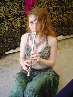 (more girls like this on http://ift.tt/2mVKSF3) Flutist