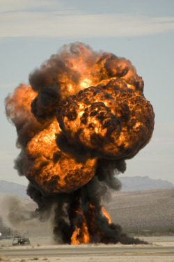ethereo:  explosion (by dirk_pepperd) 