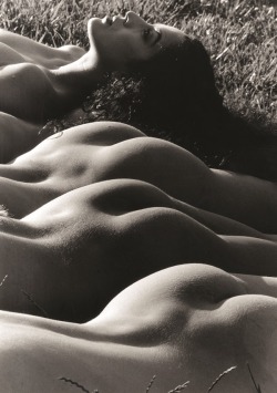 void-dance:  Lucien Clergue Four nudes, Tuscany, Italy (1993)  ALSO 