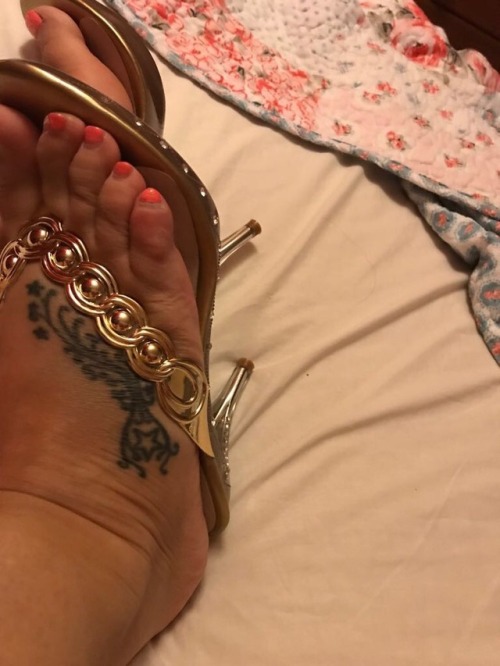 New thong sandals