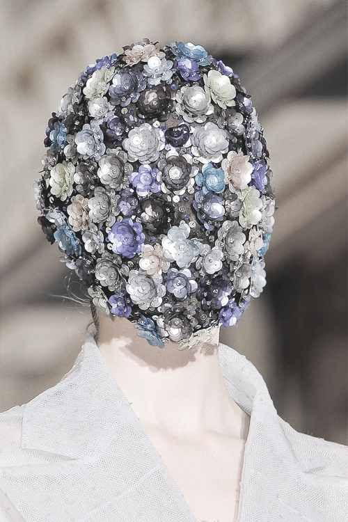 pivoslyakova:  Blue sequin flower mask at Maison Martin Margiela | Haute Couture, Fall 2013.