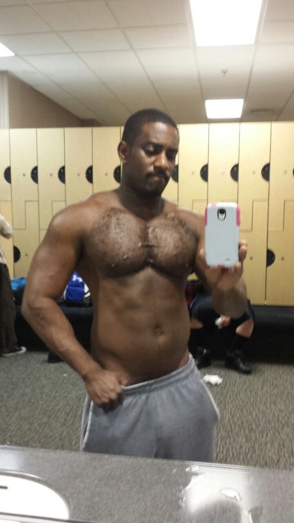 freakyfootbruh:  muscle—and-nerds:  New random pics of me  