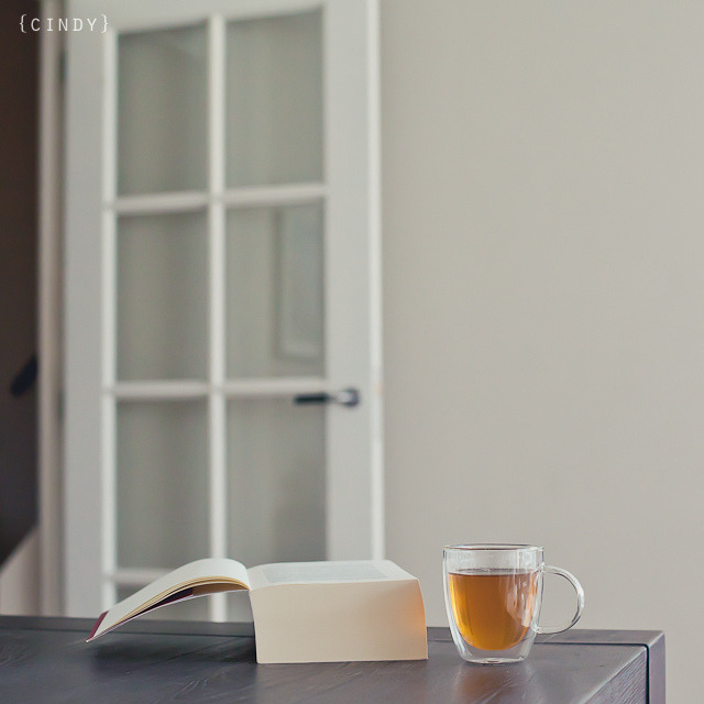 beckisbookshelf:  (by cindy) 
