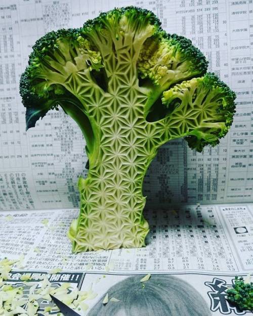 culturenlifestyle: Gaku’s Ethereal Food Carvings Japanese artist Gaku carves fruits and vegetables