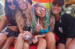 @taobeach squad af 😍 @crystalleigh @bryanaholly @phiphibb by darthlux