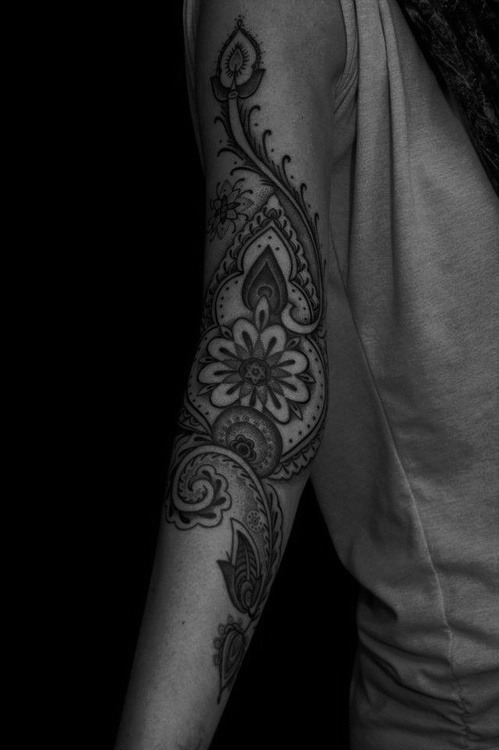 cutegirlytattoos:   This is the nicest sleeve tattoo ever! 🙊 