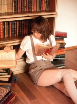 bibliotecaerotica:  Que Libro Más bonito….