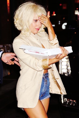 ladyxgaga: June 23rd, 2015: Leaving a restaurant in New York City
