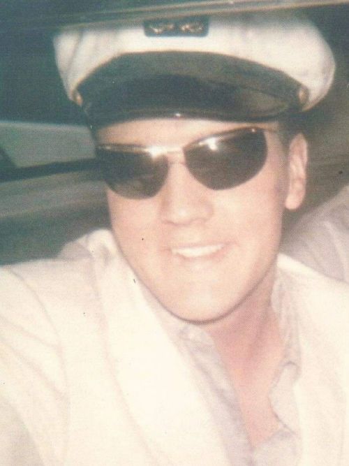ELVIS' MANNERISMS