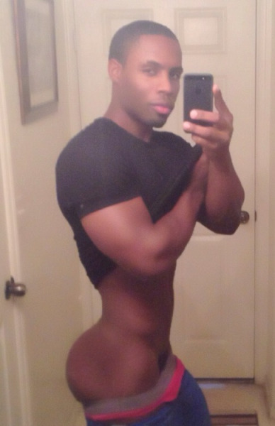 dominicanblackboy:  Deliciously yummy Deangelo Jackson!