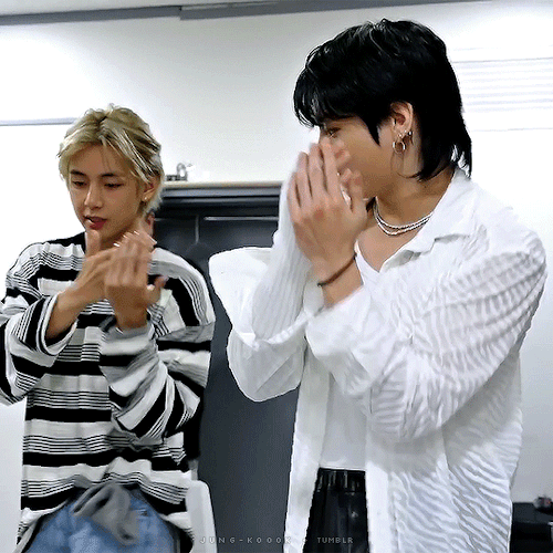 Taehyung Came To Support Jungkook
