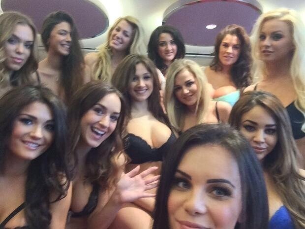 nomalez:  NUTS GIRLS SELFIE!!  &lt;3 &lt;3 &lt;3 :-) Links (follow me):
