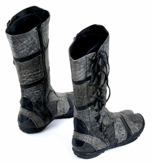 portland-mando:  ablutomaniac:  cruisingwithgunhead:  talesfromtheend:  So I found this brand called Verillas and I’m both really glad and totally agonized that it exists. Time to start saving up.  HOLY SHIT, AYYA IS BACK  NOW YOU CAN BE A TETSUYA NOMURA