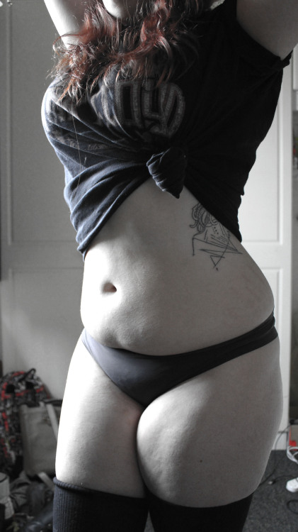 daddysbrattykittycat:  //Pink Floyd tee and a new tattoo//I feel great in these photos, I know people won’t like the way I edited them but I think they look awesome jUST LIKE MY BODY!