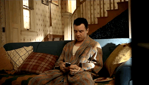 Mickey Milkovich Watching Riverdale - Shameless 11x02