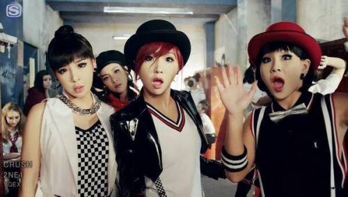 blackjack-gzb: 2ne1 ‘Crush’ P/V Screencaps