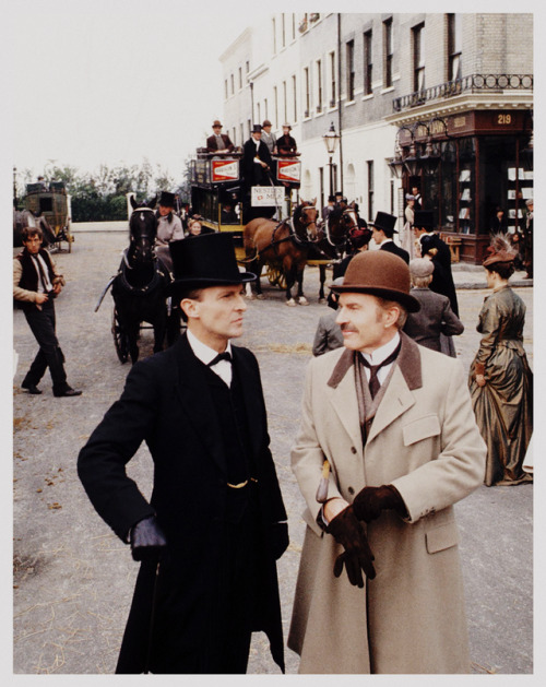 granada-brett-crumbs:—From the book: A Photographic Guide to Jeremy Brett’s Sherlock Holmes.