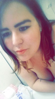 wall-y-vicious:  Wonky boobs, wonky eyebrows