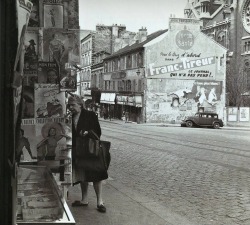 Paul Almasy - La Rue De Ménilmontant, Au Niveau De L’église Notre-Dame-De-La-Croix,