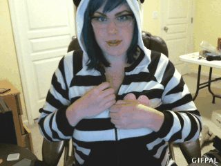 dirty-gamer-girls:  Dirty Gamer Girls