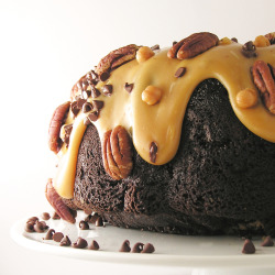 foodffs:  Caramel Turtle Bundt Cake Really