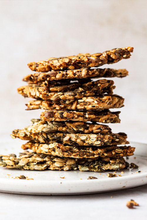 Vegan multiseed crackersVegan multiseed crackers are deliciously savoury, crispy, packed with fibre-