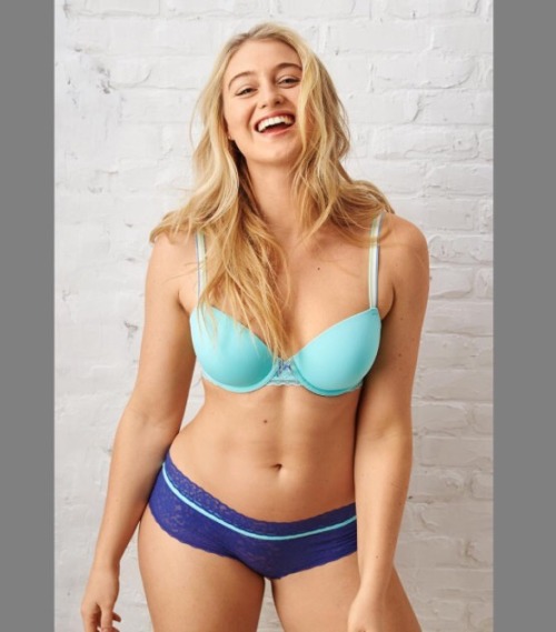 fcoxavi:  Omg iskra 🙈🙈🙈  Following her on Instagram :) she is so amazing