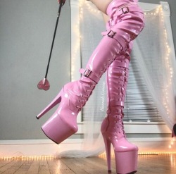 slavslut:  Someone PLEASE buy me these boots