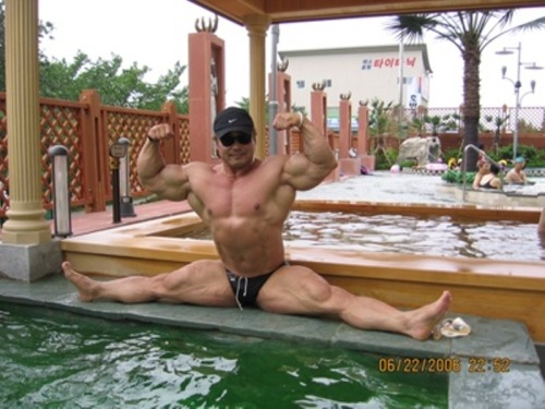 myfavoritemusclemen:  Marcelo De Paula - 2http://myfavoritemusclemen.tumblr.com/post/141089237713/marcelo-de-paula-1