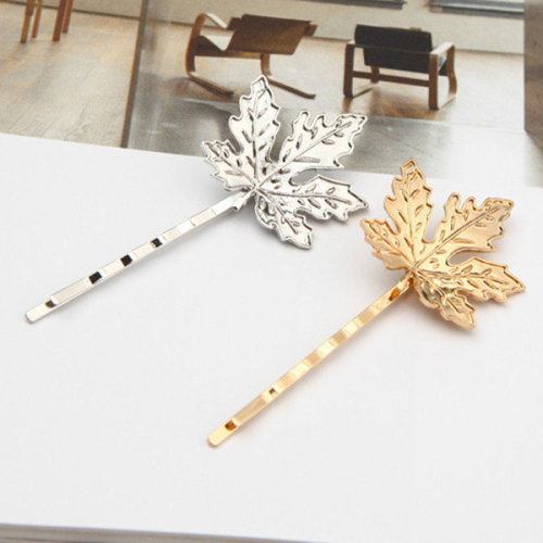 winriirockbell:Cute Maple Leaf Bobby Pin   |     Discount code: happy15  { 15% OFF }