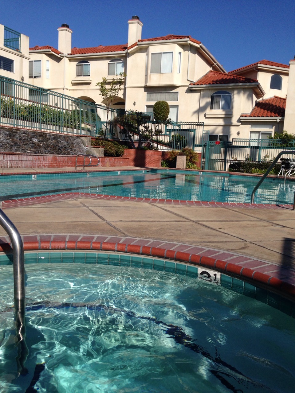 SoCal is great bc I get to play in the pool/jacuzzi around Halloween. Weeee